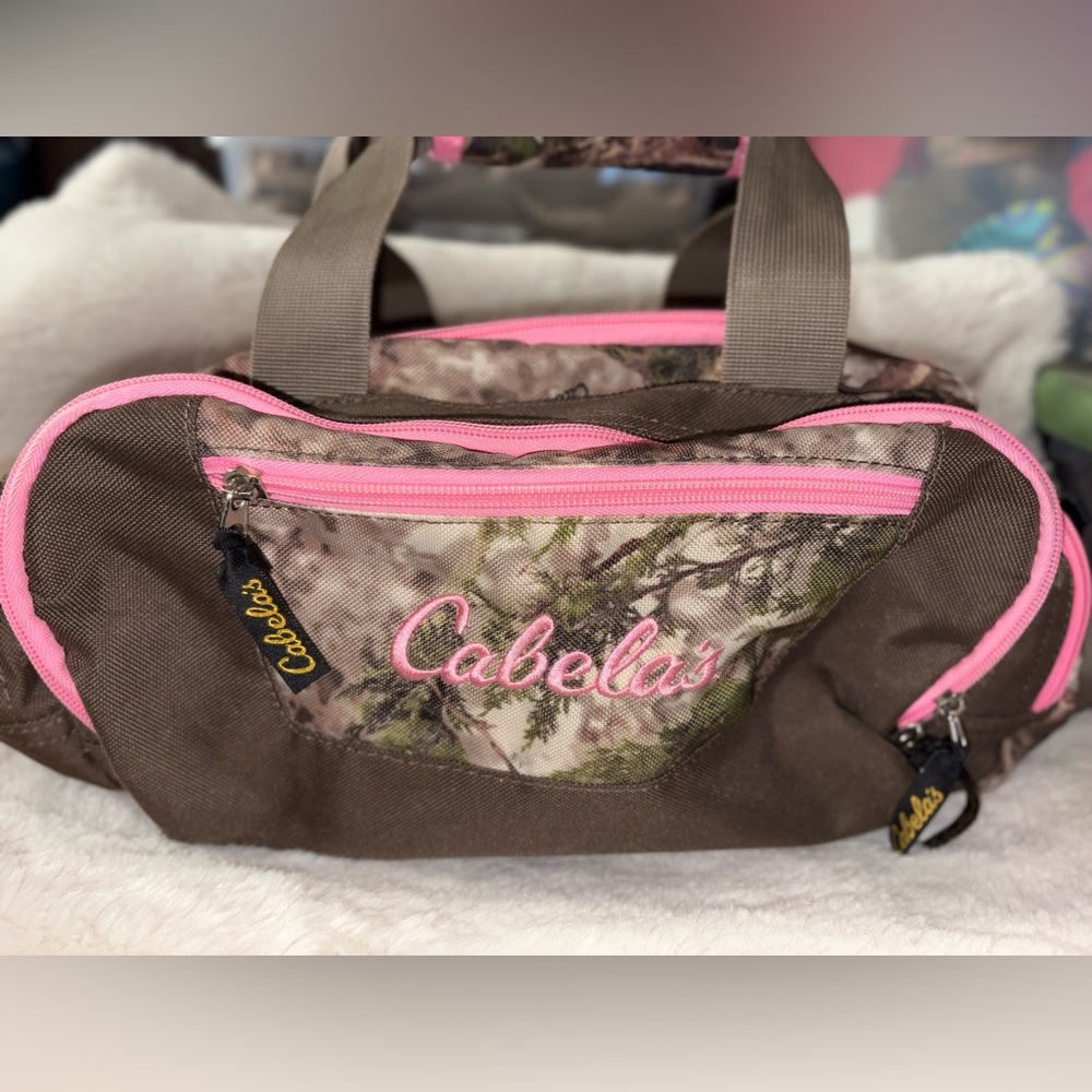 Cabela’s Pink Camo Duffle Bag NWOT 🌵